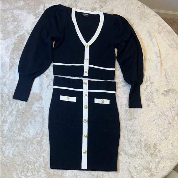 Bebe Black and White Knit Button Set - Picture 2 of 15
